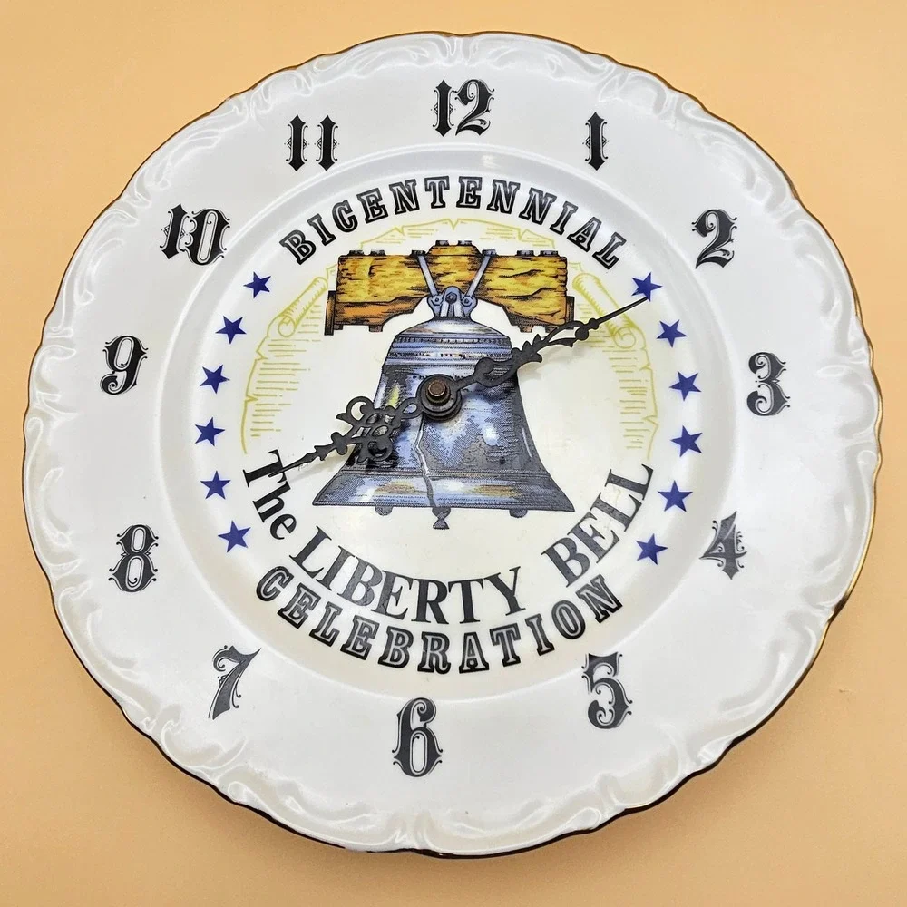 Bicentennial Liberty Bell Celebration Wall Clock Decorative Plate 1976 It works!